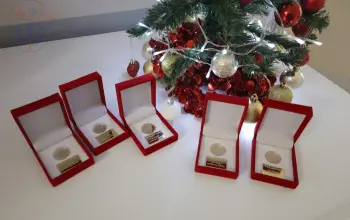 Gradonačelnik grada Zvornika Bojan Ivanović i ove godine nastavio je lijepu i značajnu tradiciju darivanja prvih beba rođenih u novoj godini, kao znak pažnje i podrške najmlađim sugrađanima i njihovim porodicama.