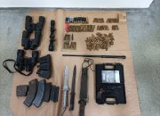 Policijska uprava Zvornik: Pretres kod osumnjičenog za nasilje u porodici rezultirao je oduzimanjem veće količine oružja i municije (FOTO)