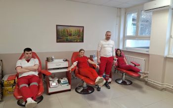 Kada oni koji spašavaju živote daruju krv – humani primjer Hitne pomoći Zvornik (FOTO)