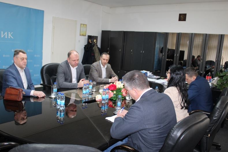 Ulaganja u sportsku infrastrukturu u fokusu sastanka gradonačelnika i ministra porodice, omladine i sporta (FOTO)