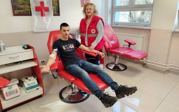 Zvornik: Maturanti TŠC-a u akciji dobrovoljnog darivanja krvi