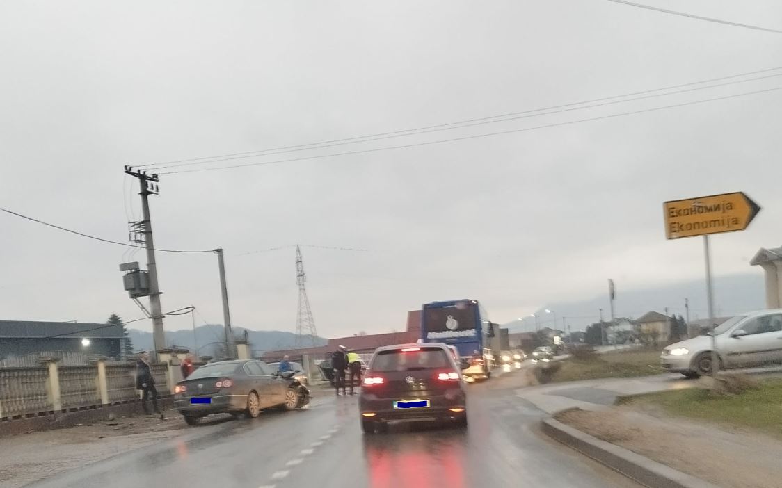 Saobraćajna nezgoda na magistralnom putu Zvornik-Bijeljina jutros usporila saobraćaj (FOTO)