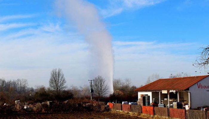 U BiH izbio gejzir, geolog tvrdi da ima nafte (FOTO/VIDEO)