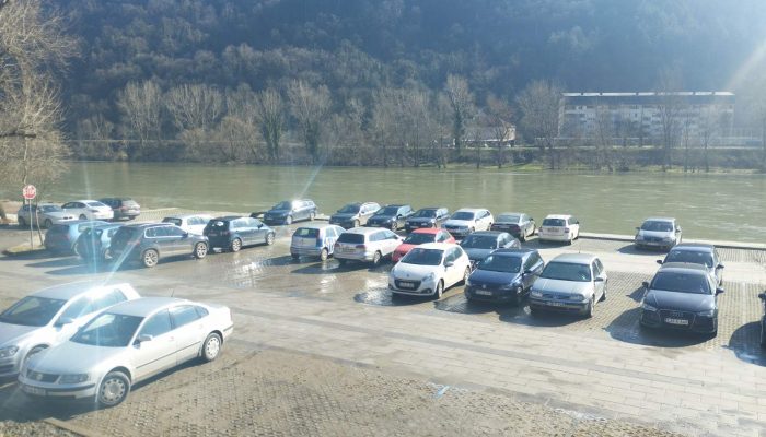 Počelo čišćenje parkinga na gradskoj plaži