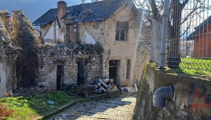 Počeli radovi na čišćenju Andraševe vile: Kreće investicija od 4.000.000 KM (FOTO)