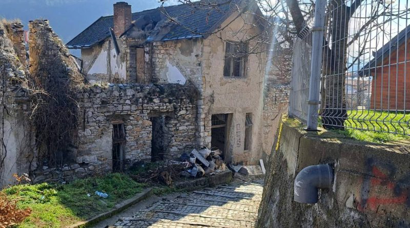 Počeli radovi na čišćenju Andraševe vile: Kreće investicija od 4.000.000 KM (FOTO)