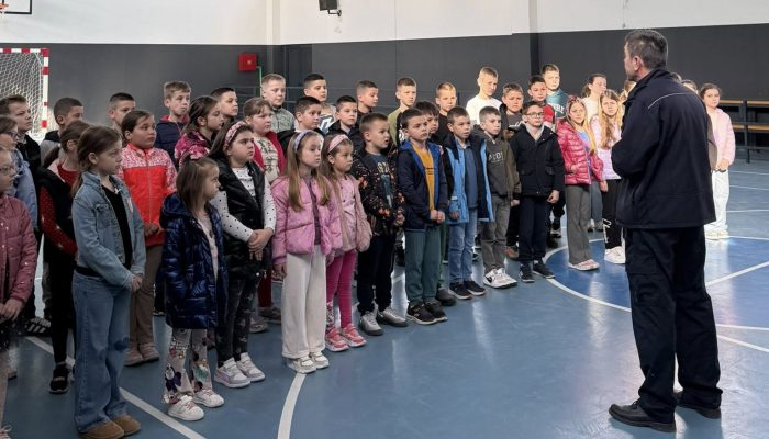 Vatrogasci iz Zvornika nastavili edukovati najmlađe: Kako pravilno reagovati u slučaju požara