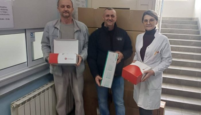 Uspostavljena saradnja za jačanje zdravstva u Sapni: Donacija medicinske opreme iz Austrije