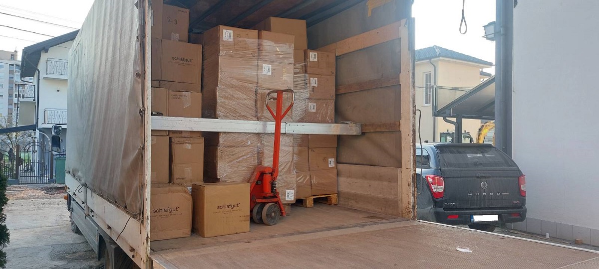 Zaplijenjena roba za sve popularniju internet ''live'' prodaju (FOTO)