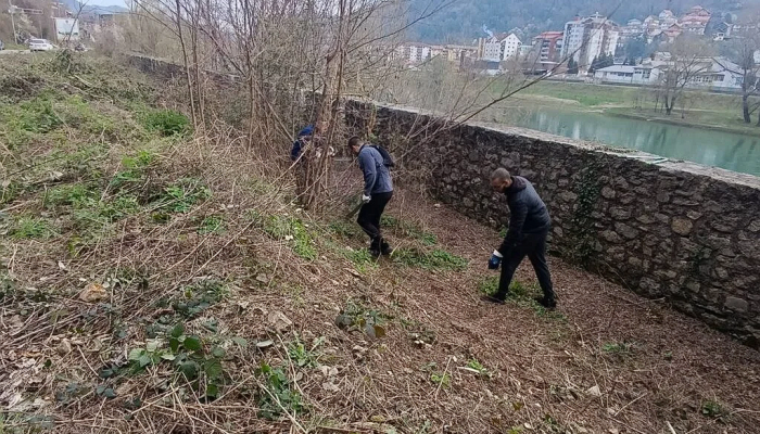 Zvornički planinari uljepšali ulaz u grad: Uređena gradska kapija za ljepši doček proljeća