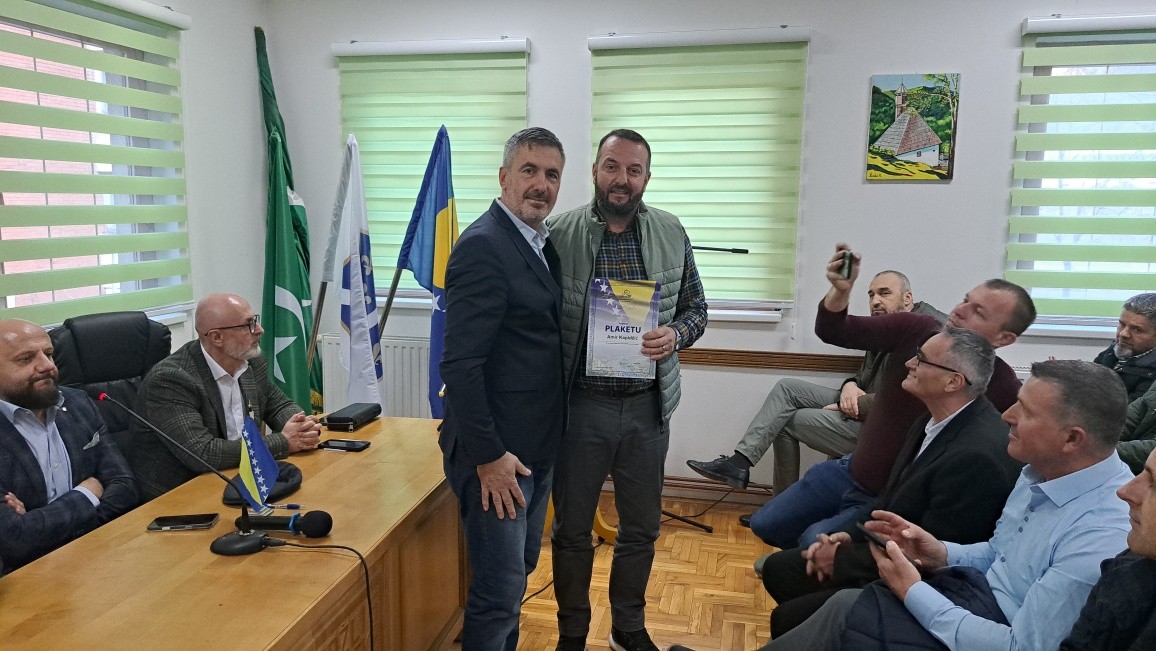 U Zvorniku dostojanstveno obilježen Dan nezavisnosti BiH: Nagrađeni najbolji mladi autori (FOTO)