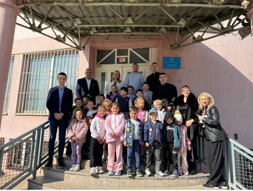 Djeca iz vrtića „Naša radost“ zavirila u svijet stijena i kristala tokom posjete Geološkom zavodu u Zvorniku (FOTO)