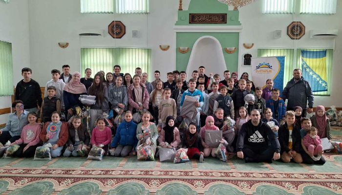 Bajramska radost u Križevićima: Udruženje „Svitanje“ obradovalo 93 mališana posebnim poklonima (FOTO)