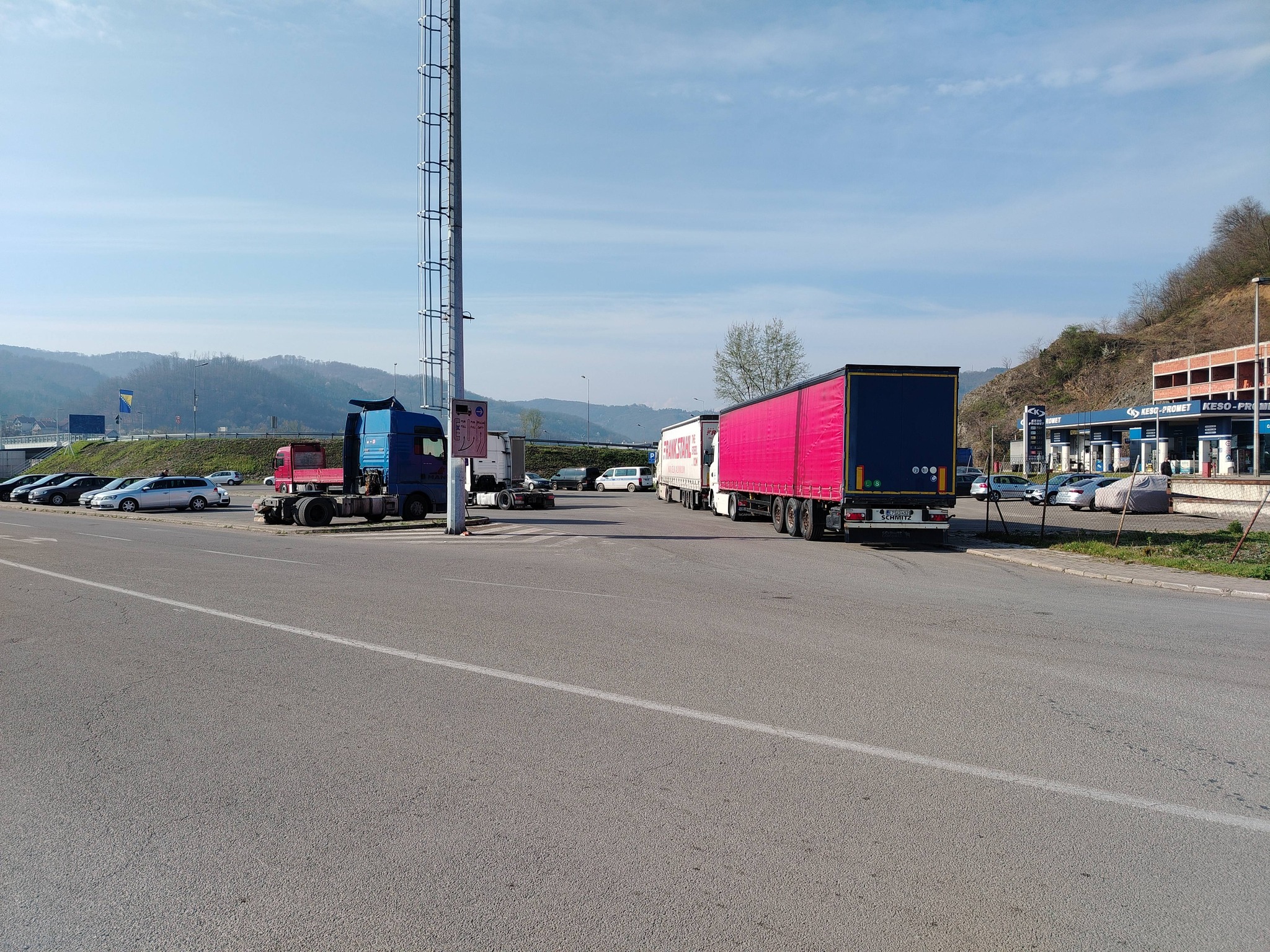 Nema blokade GP Karakaj: Policija na terenu, prevoznici odustali od okupljanja!?