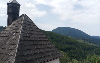 Snimak iz zraka: Kušlat džamija na stijeni visokoj 500 metara prkosi vremenu (VIDEO)