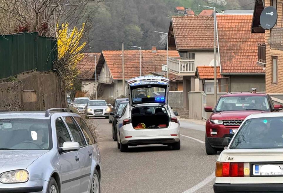 Usporeno odvijanje saobraćaja kod Diviča zbog saobraćajne nezgode (FOTO)