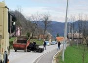 Jedno lice zadobilo povrede u sudaru automobila i traktora (FOTO)