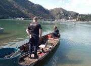 Poribljavanje Zvorničkog jezera i Medoša: Ubačeni kapitalni primjerci štuke i šarana (FOTO)