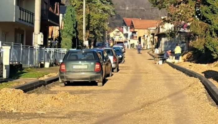 Apel građanima da uklone vozila: Obustava saobraćaja na putu Zvornik – Šćemlija – Glumina zbog asfaltiranja