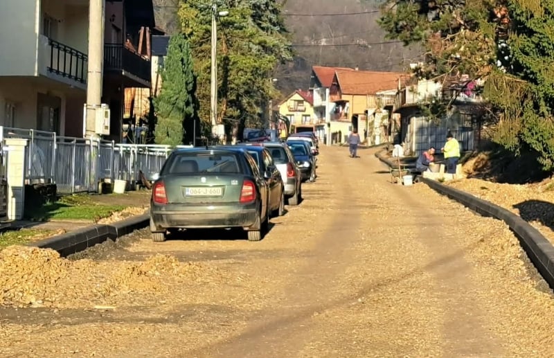 Apel građanima da uklone vozila: Obustava saobraćaja na putu Zvornik – Šćemlija – Glumina zbog asfaltiranja