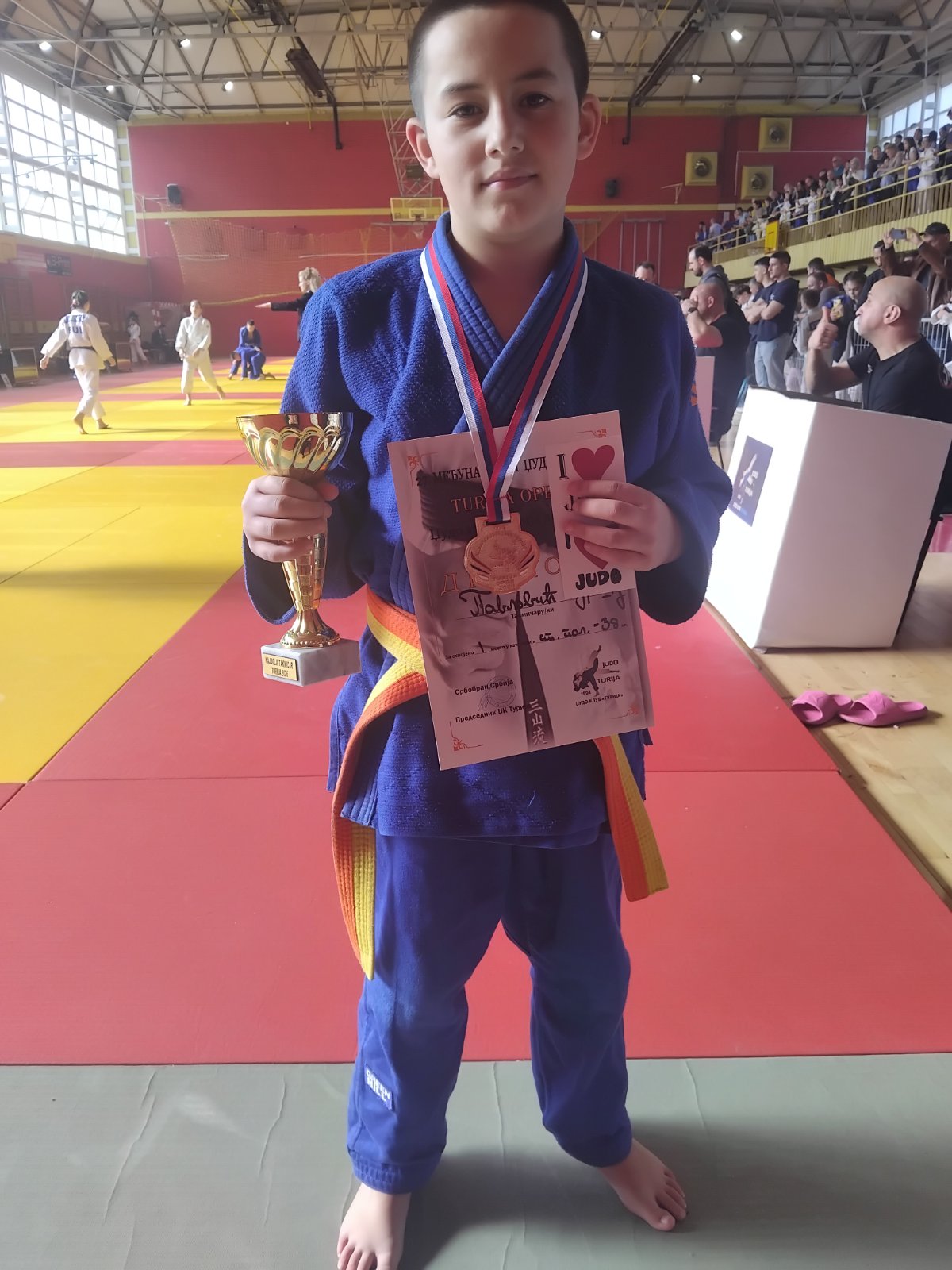 U konkurenciji oko 600 takmičara iz Srbije, Bosne i Hercegovine, Hrvatske i Mađarske, zvornički klub predstavljalo je šest boraca, a troje njih okitilo se medaljama