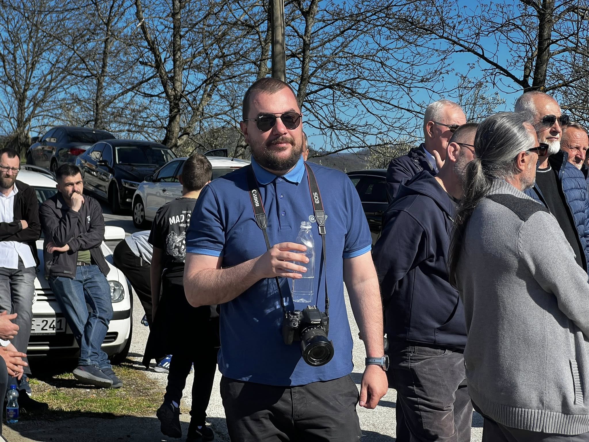 Danas završena manifestacija “Dani otpora Zvornik – Kula Grad 1992.–2026.”, centralni dio održan na Mjetašu pored tvrđave “zbog opasnosti od obrušavanja zidova tvrđave” (FOTO)
