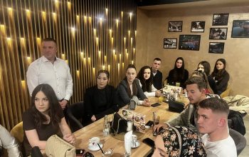 Studenti iz povratničke populacije zajedno u Diviču na druženju (FOTO)