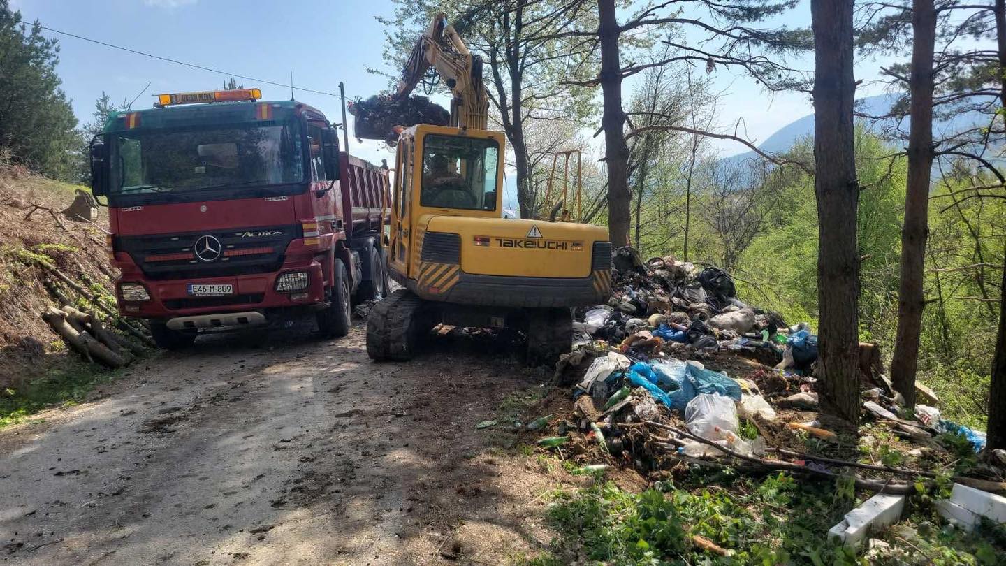 Zvornik u znaku eko akcija, protekli vikend u Kamenici uklonjene divlje deponije i 30 tona smeća pored puta (FOTO+VIDEO)
