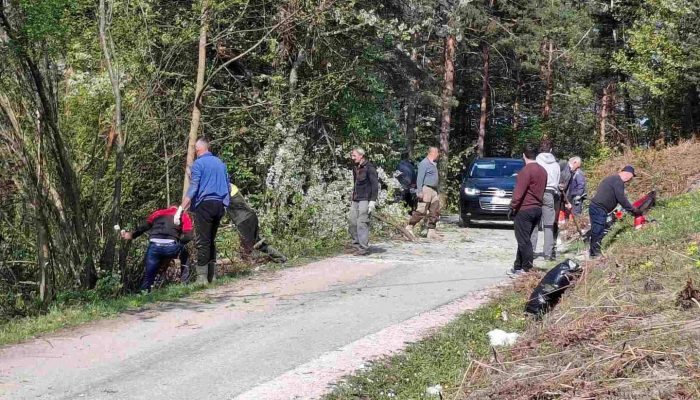 Zvornik u znaku eko akcija, protekli vikend u Kamenici uklonjene divlje deponije i 30 tona smeća pored puta (FOTO+VIDEO)