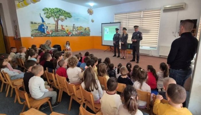 Komunalna policija Zvornik edukovala najmlađe o zaštiti životne sredine (FOTO)