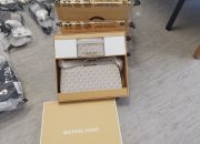 Carinici zaplijenili veći broj predmeta marke MICHAEL KORS prilikom pokušaja prelaza preko granice BiH (FOTO)