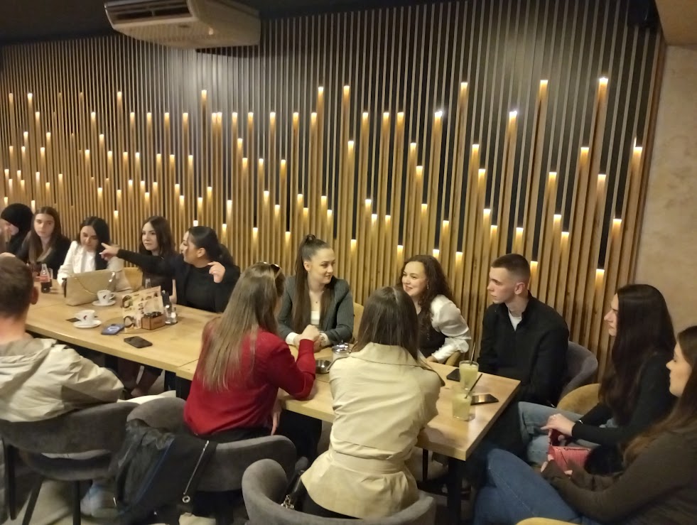 Studenti iz povratničke populacije zajedno u Diviču na druženju (FOTO)