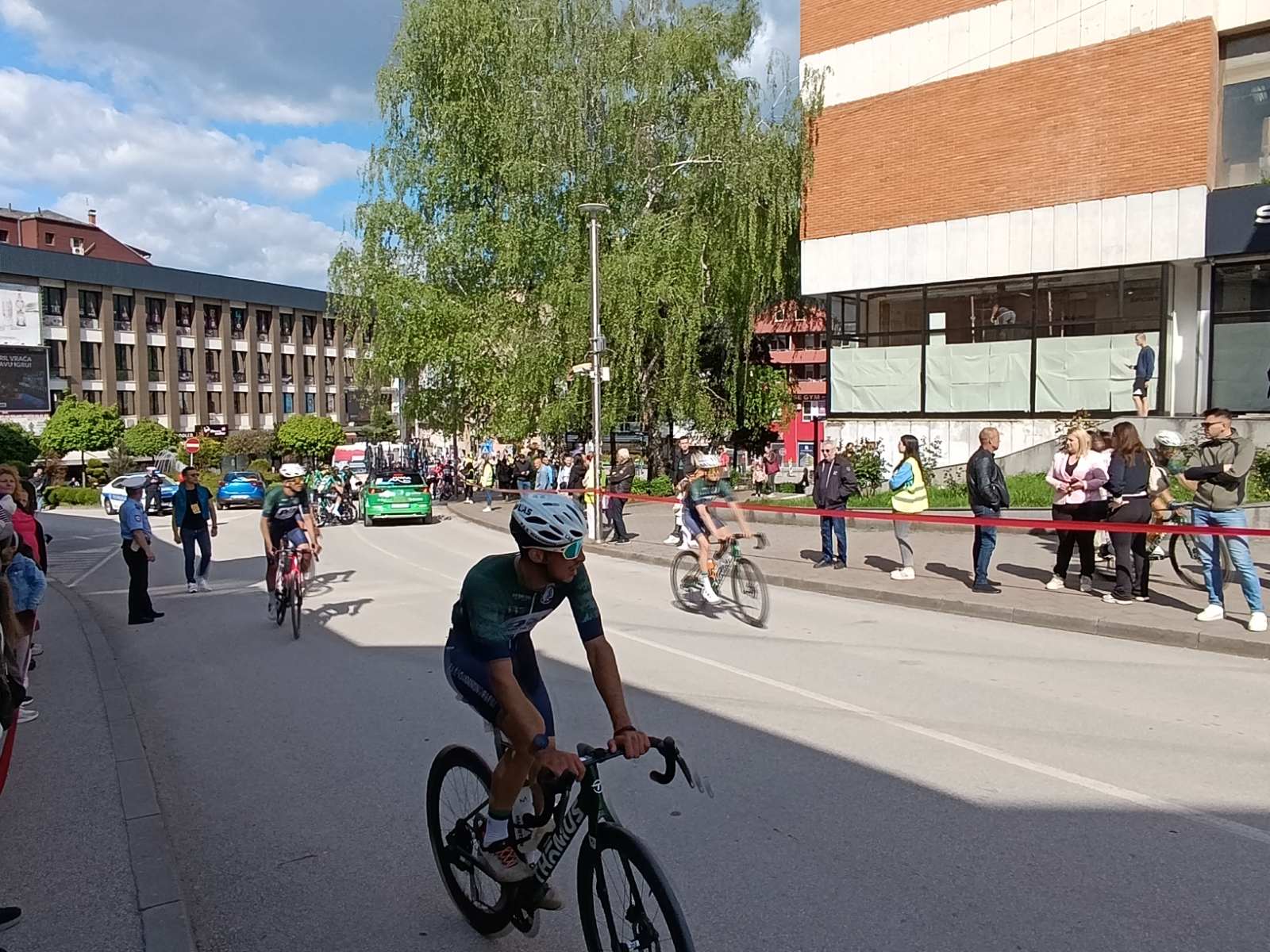 Termini i lokacije privremenih obustava saobraćaja ovog petka zbog biciklističke trke „Beograd – Banja Luka 2026“