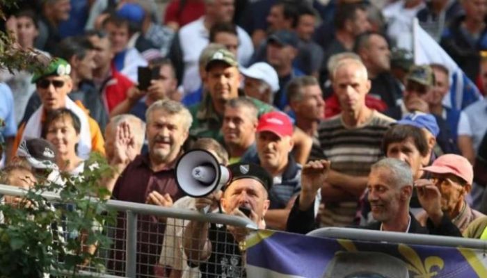 Demobilisani borci koji odu u penziju sa 15 godina staža i 65 godina života imat će penziju 434 KM, umjesto 666 KM