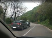 Dva lica iz Tuzle upravljala vozilima koja su se sudarila kod Diviča, četiri osobe završile u bolnici (FOTO)