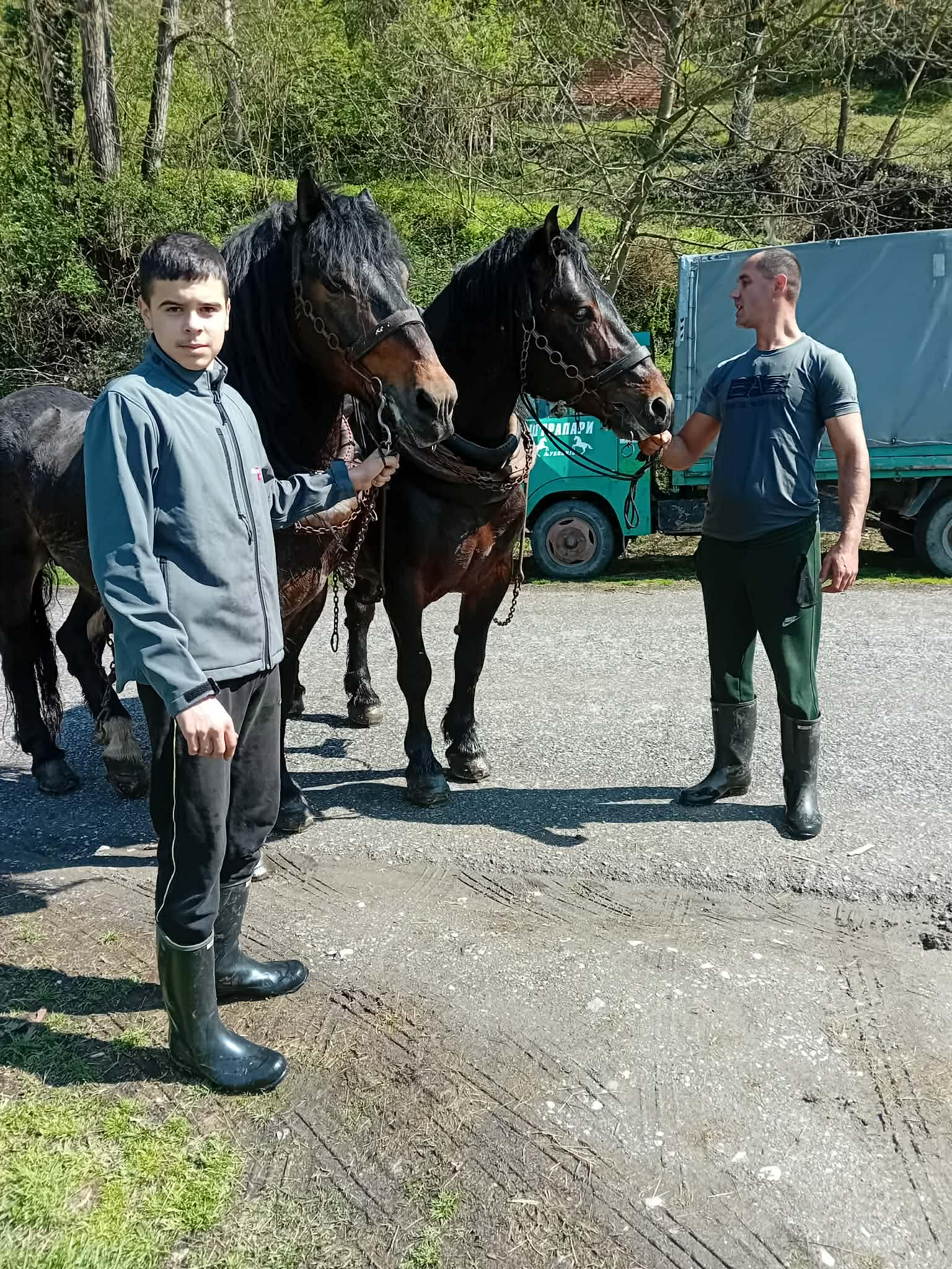 Mladi Hajrudin i njegov prijatelj Željko spremni za nove izazove na štraparijadama (FOTO)