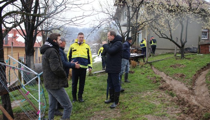 Hitna sjednica u Kalesiji: Klizišta ugrožavaju kuće, put i vodosnabdijevanje (FOTO)