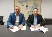 Potpisan ugovor o prenosu vlasništva nad zgradom u Karakaju