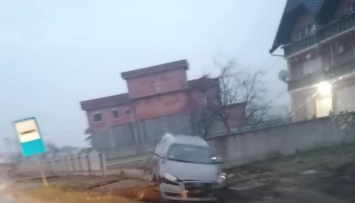 U jučerašnjoj saobraćajnoj nezgodi u Tršiću povrijeđene dvije osobe