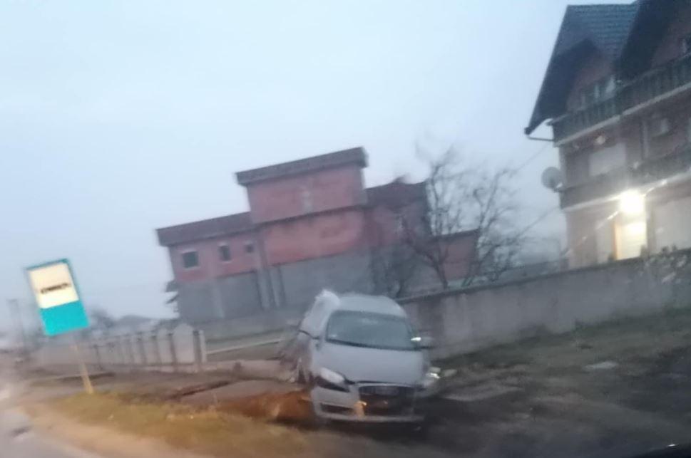 U jučerašnjoj saobraćajnoj nezgodi u Tršiću povrijeđene dvije osobe