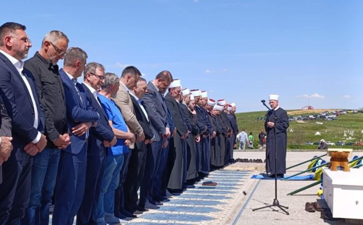 Vlasenica: Klanjana dženaza-namaz i obavljen ukop šest žrtava identifikovanih ove godine