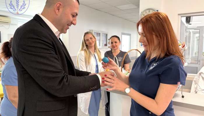 JZU BOLNICA ZVORNIK: DIREKTOR OBIŠAO PACIJENTE I ZAPOSLENE POVODOM VASKRSA