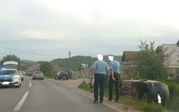Saobraćajna nezgoda na magistralnom putu Zvornik-Bijeljina, jedno vozilo završilo u kanalu (FOTO)