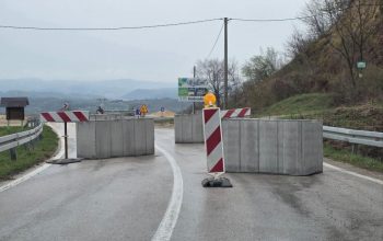 Obustavljen prevoz na autobuskoj liniji Teočak – Tuzla – Teočak zbog klizišta na Banj Brdu