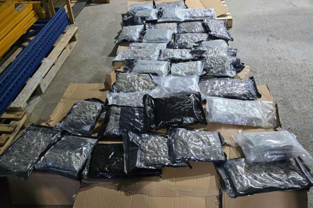 SIPA pretresala i u Zvorniku: Uhapšeno 9 osoba, otkriveno 40 kg droge koja je prevezena iz luke Ploče u BiH