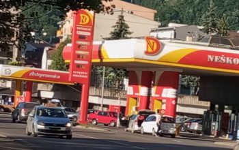 Saobraćajna nezgoda na benzinskoj pumpi na ulazu u Zvornik (FOTO)