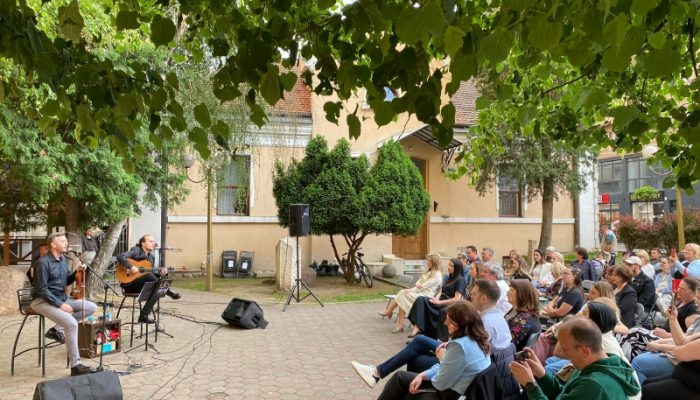Zvornik uživao u programu za djecu i koncertu grupe „Kalem“ (FOTO)