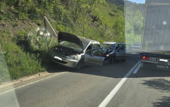 Saobraćajna nezgoda kod naselja Planinci uz prevoj Crni Vrh, policija i Hitna pomoć na terenu (FOTO)