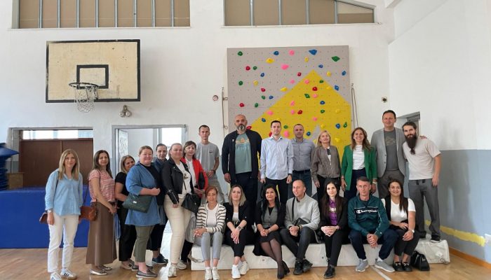 Sport, zajedništvo i osmijesi – vještačke stjene stigle u škole