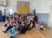 „Možemo bolje – sport, most koji spaja“: U zvorničkim školama postavljene umjetne stijene za sportsko penjanje